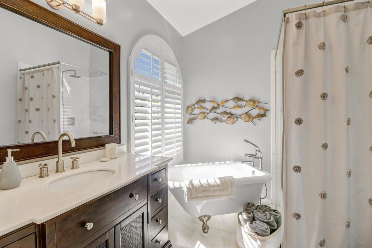 Cozy Beach House - 5 Minutes From Vanderbilt Beach North North Naples Esterno foto