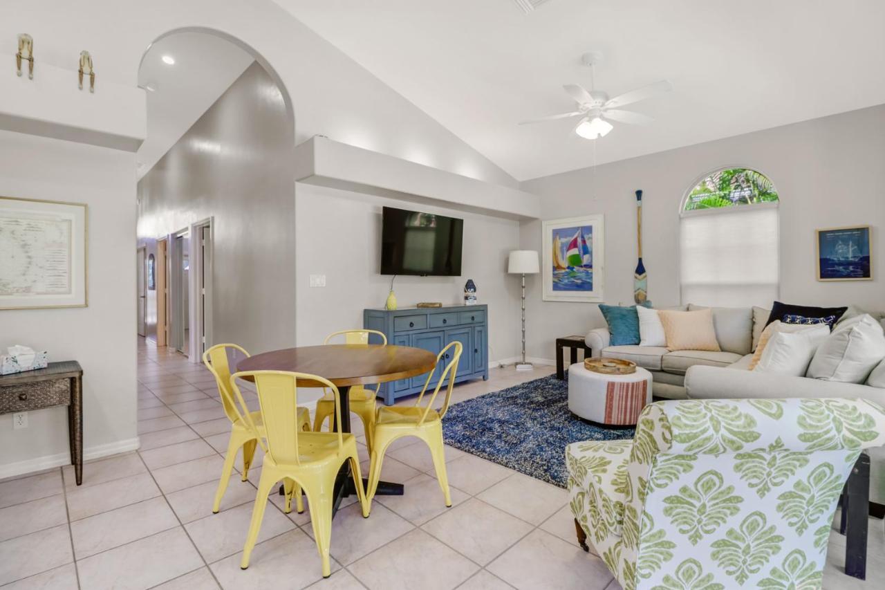 Cozy Beach House - 5 Minutes From Vanderbilt Beach North North Naples Esterno foto